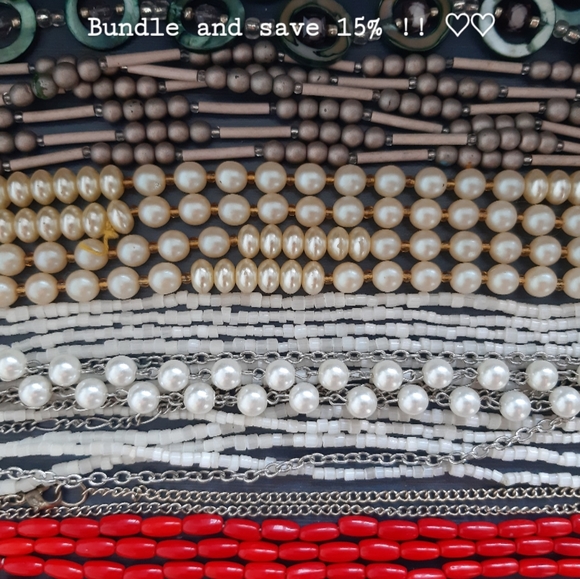 Red beaded necklace - Picture 8 of 8